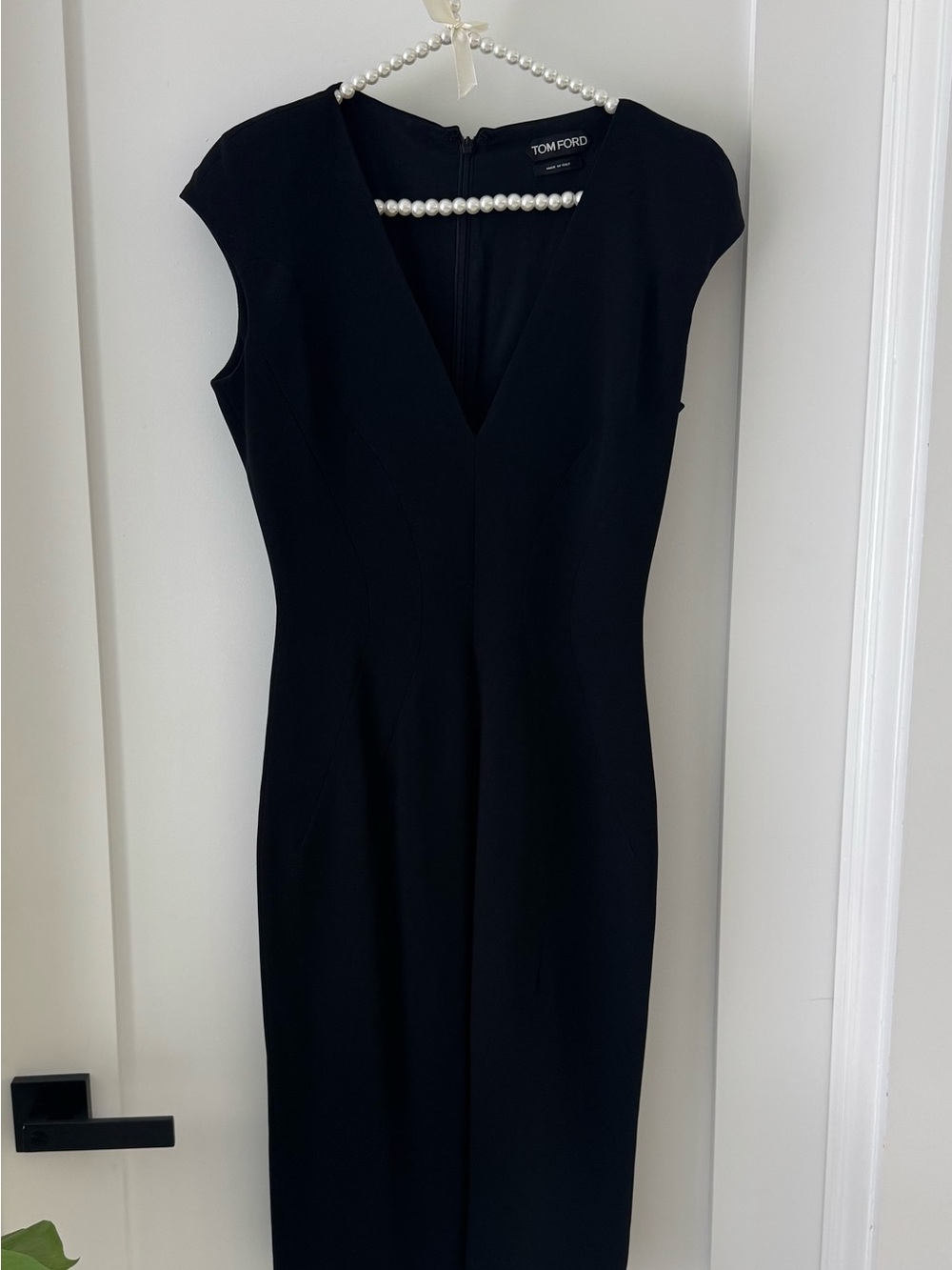 Tom Ford Black Cap-Sleeve V-Neck Midi Dress